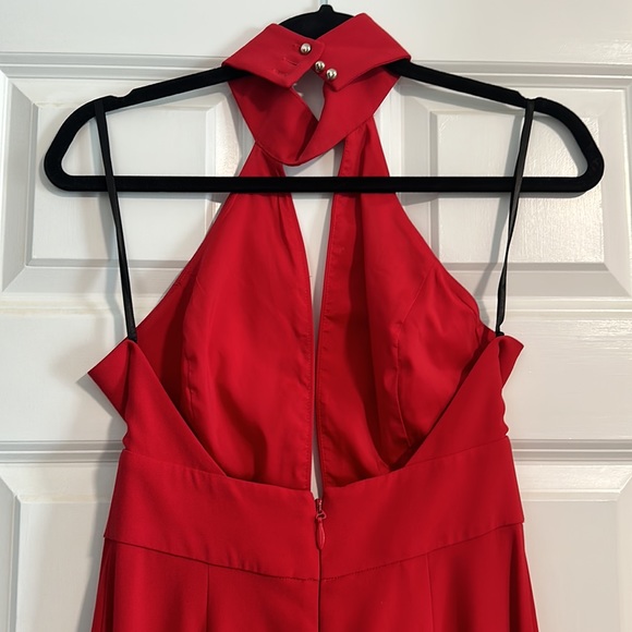 Deep v neck, backless, worn once. No alterations - Picture 4 of 4